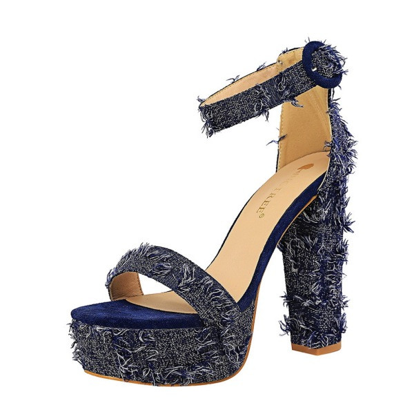 Új modell farmer szandál sarokkal és platformmal