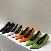 Pantofi moderni din piele lacuita cu tocuri joase