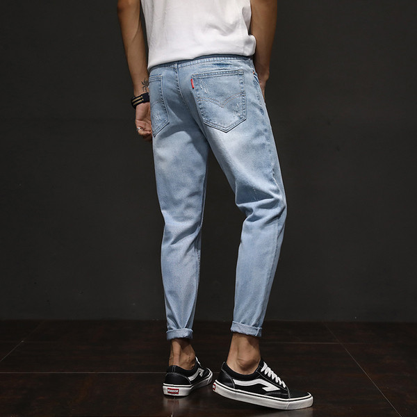 Blugi de bărbați ușor rupti de culoare denim deschis și închis