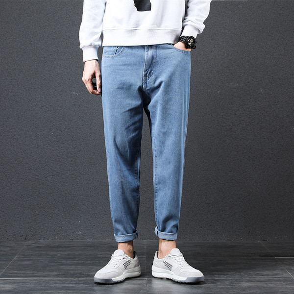 Blugi de bărbați ușor rupti de culoare denim deschis și închis