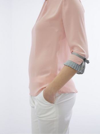 Дамска блуза в цвят пудра със сиво фризе