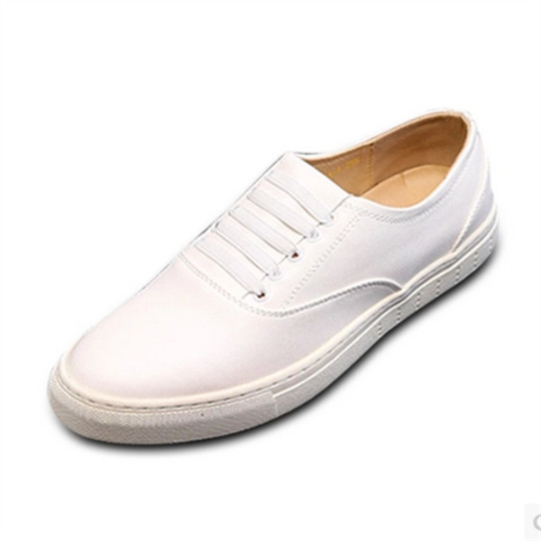 Dviejų spalvų – juodos ir baltos – vyriški laisvalaikio batai