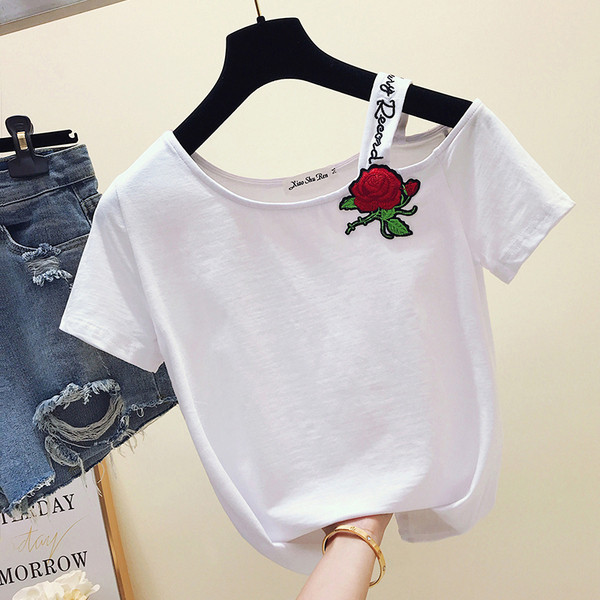 Moteriški marškinėliai trumpomis rankovėmis ir trijų spalvų siuvinėjimais: balta, juoda ir geltona