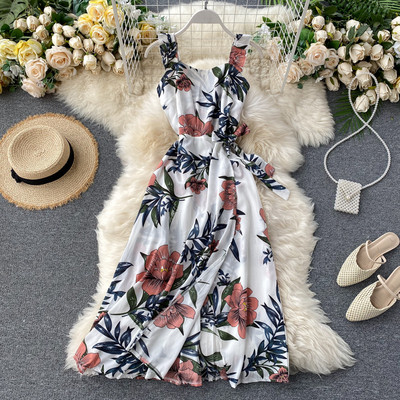 Модерна дамска рокля с колан и флорален десен