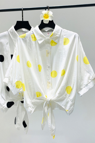 Naujo modelio moteriški marškiniai su klasikine apykakle su taškeliais ir kaklaraiščiais