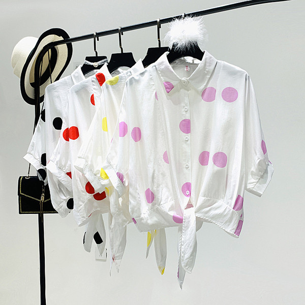 Naujo modelio moteriški marškiniai su klasikine apykakle su taškeliais ir kaklaraiščiais