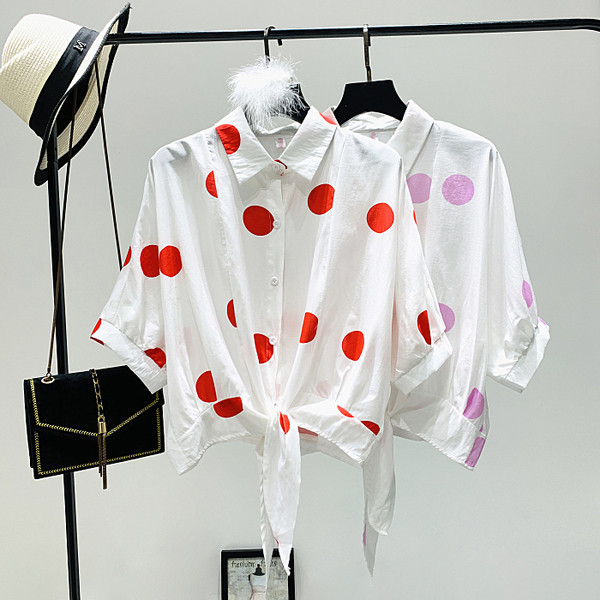 Naujo modelio moteriški marškiniai su klasikine apykakle su taškeliais ir kaklaraiščiais