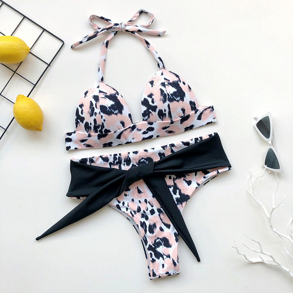 Дамски бански костюм от  две части с леопардов принт и връзка на долнището