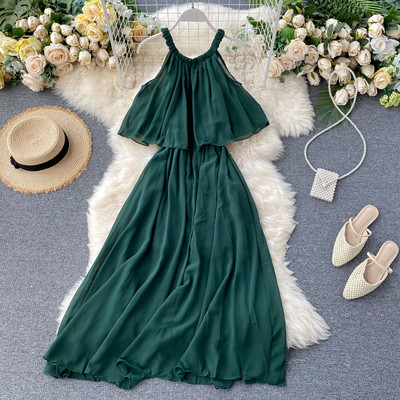 Модерна дамска рокля с тънки презрамки и ластична талия