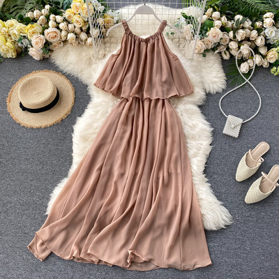 Модерна дамска рокля с тънки презрамки и ластична талия