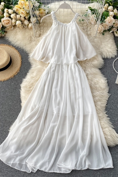 Модерна дамска рокля с тънки презрамки и ластична талия