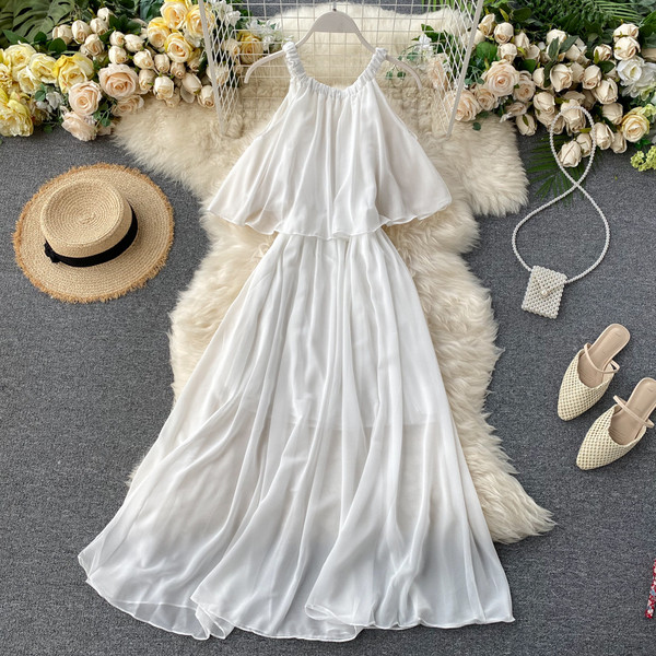 Модерна дамска рокля с тънки презрамки и ластична талия