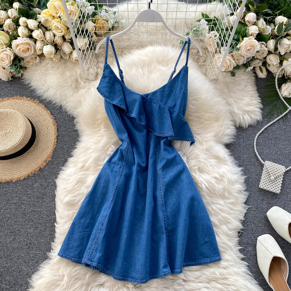 Дамска ежедневна рокля с тънки презрамки 