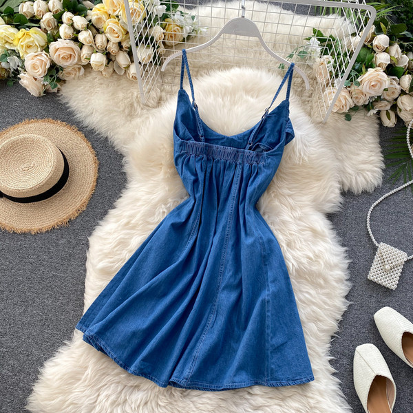 Дамска ежедневна рокля с тънки презрамки 