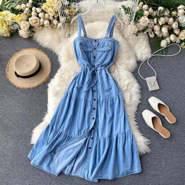 Дамска дънкова рокля с ластична талия и тънки презрамки