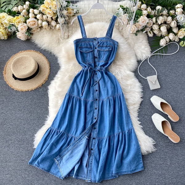 Дамска дънкова рокля с ластична талия и тънки презрамки