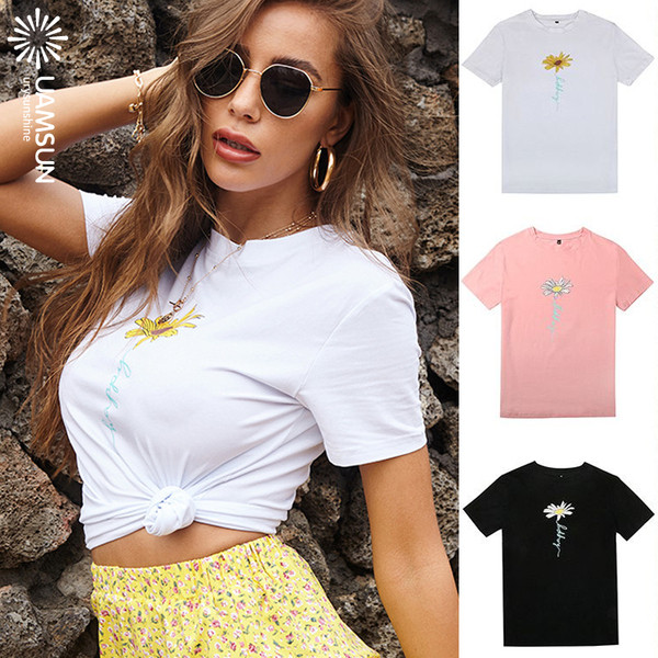 Ежедневна дамска тениска с бродерия,овално деколте и къс ръкав 