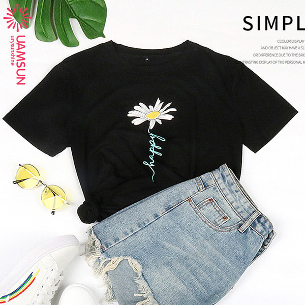 Ежедневна дамска тениска с бродерия,овално деколте и къс ръкав 