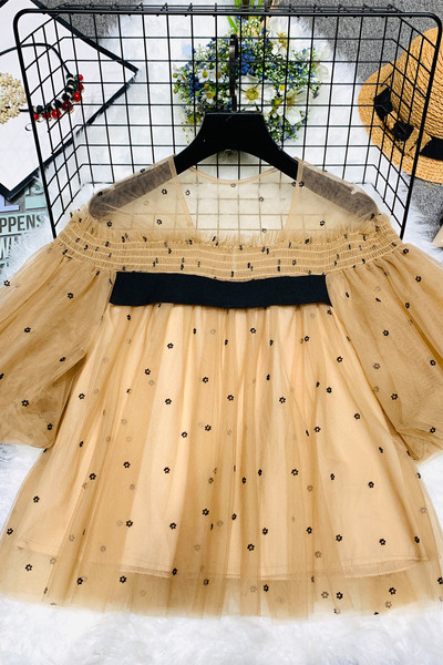 Нов модел дамска блуза от тюл с 3/4 ръкави и шпиц деколте