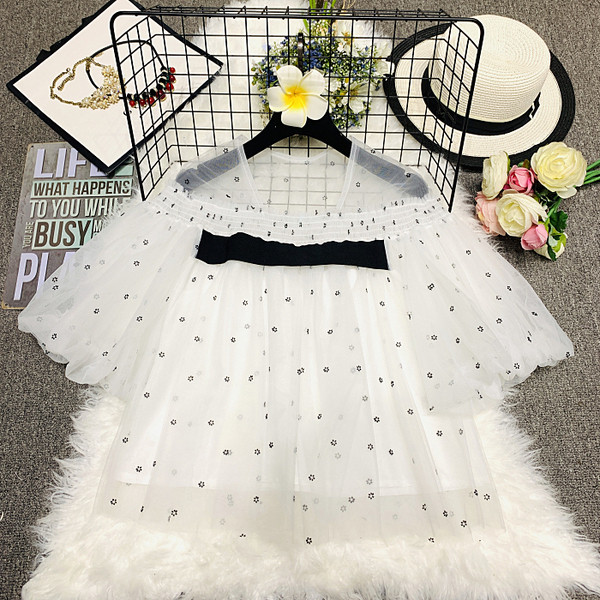 Нов модел дамска блуза от тюл с 3/4 ръкави и шпиц деколте