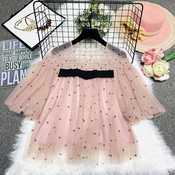 Нов модел дамска блуза от тюл с 3/4 ръкави и шпиц деколте