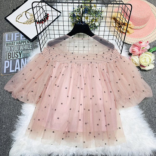 Нов модел дамска блуза от тюл с 3/4 ръкави и шпиц деколте