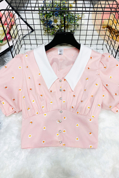 Модерна дамска къса риза с флорален десен и къс ръкав