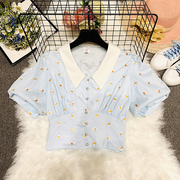 Модерна дамска къса риза с флорален десен и къс ръкав