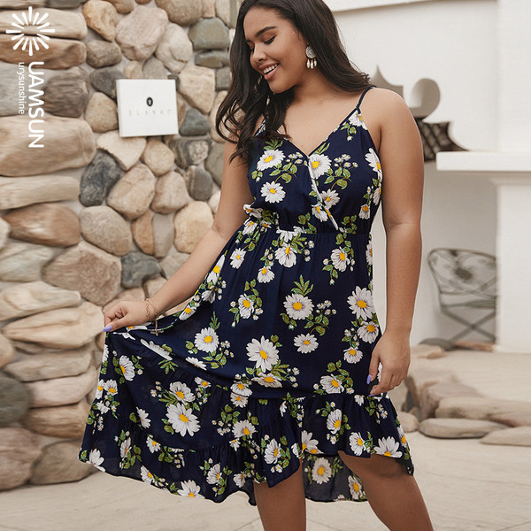 Ежедневна  дамска къса рокля с флорален десен и тънки презрамки 