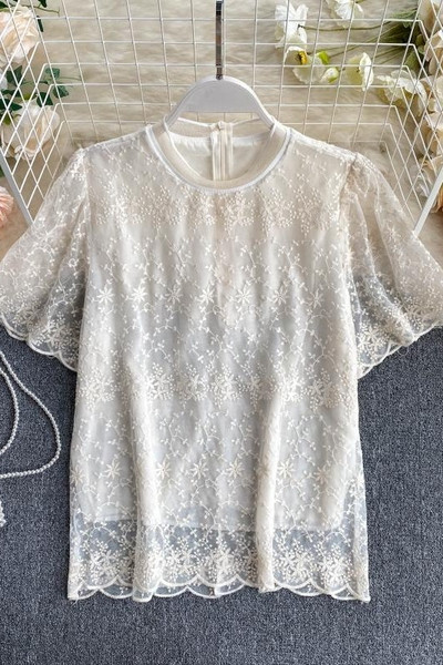 Moderna ženska bluza s čipkom i patentnim zatvaračem na leđima