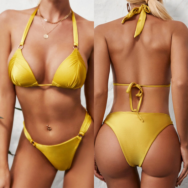 Бански костюм от две части  с триъгълно горнище 