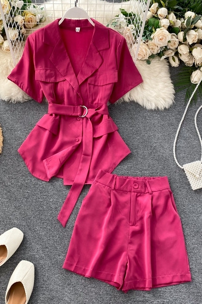 Дамски модерен комплект от две части с колан на талията