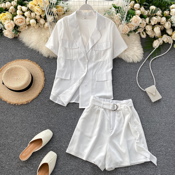 Дамски модерен комплект от две части с колан на талията