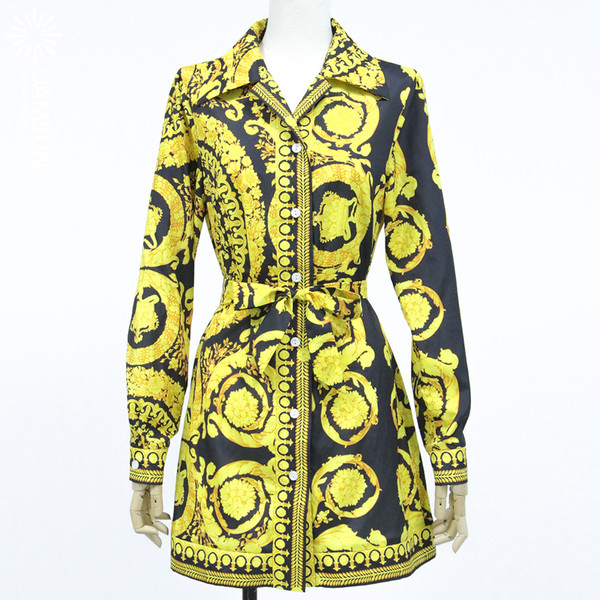 Модерна  дамска  къса рокля с дълбоко деколте и дълъг ръкав  