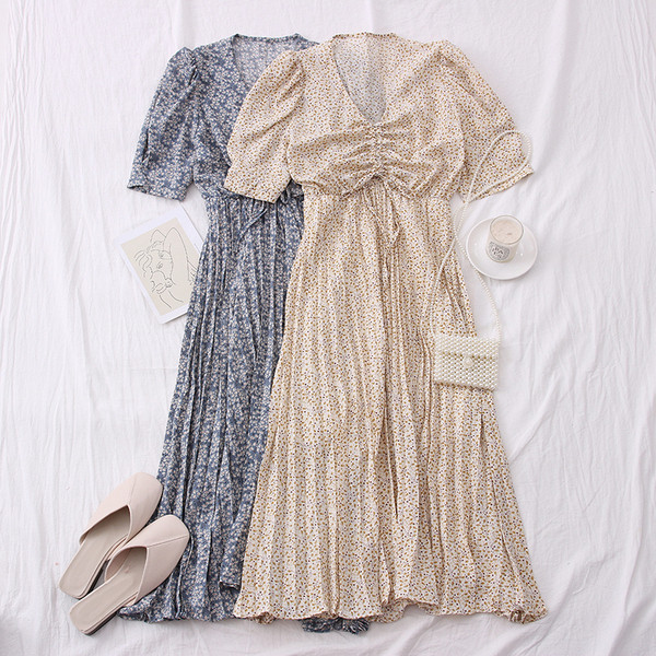 Модерна дамска рокля с къс ръкав и шпиц деколте