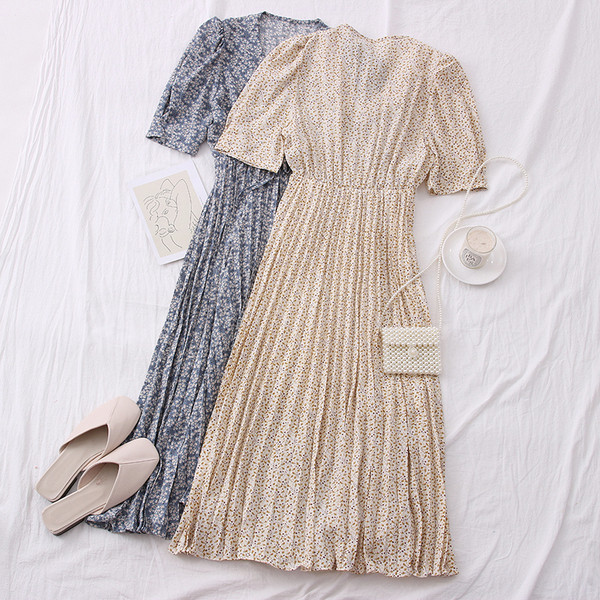 Модерна дамска рокля с къс ръкав и шпиц деколте