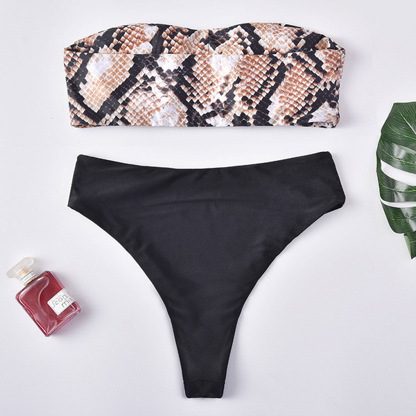 Бански костюм от две части и горнище с змийски десен