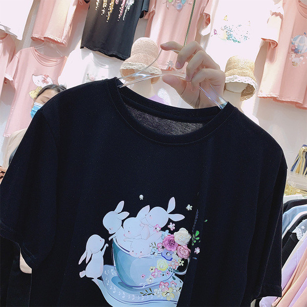 Дамска блуза с къс ръкав и апликация и 3D елемент цветя 