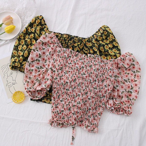 Модерна дамска блуза с флорален десен и шпиц деколте