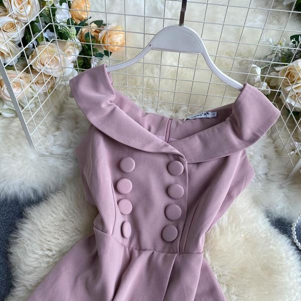 Къс дамски гащеризон  в розов цвят 