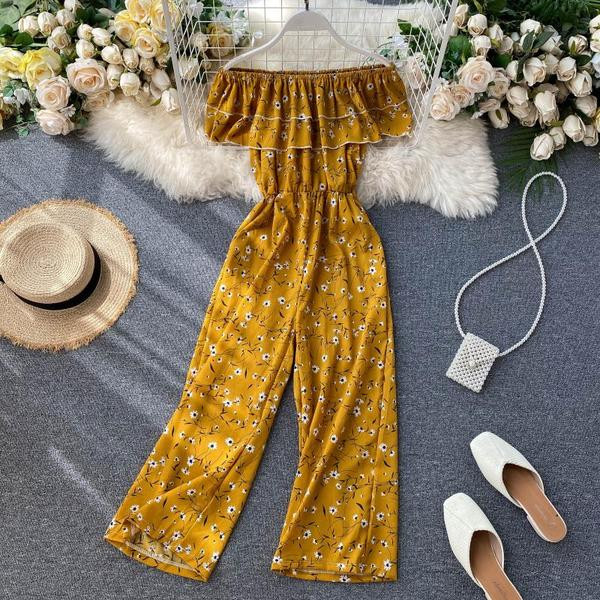 Ежедневен дамски гащеризон с флорален десен и голи рамене