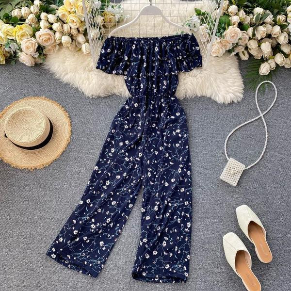 Ежедневен дамски гащеризон с флорален десен и голи рамене