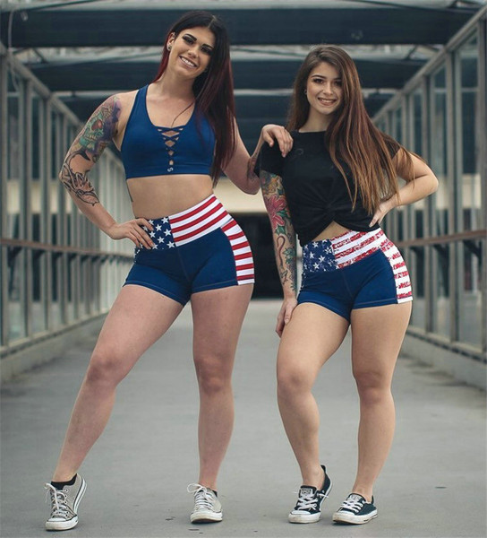 Ежедневни дамски къса панталони с висока талия и апликация 