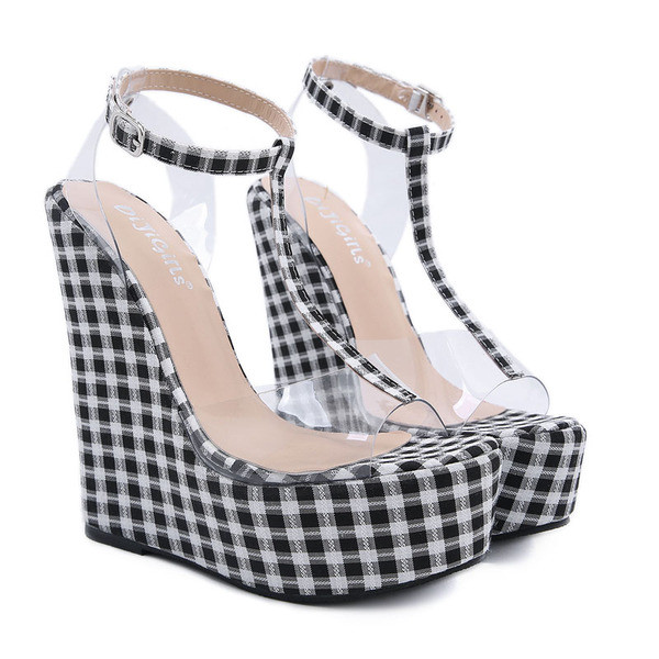 Нов модел дамски сандали с висока платформа и силиконови каишки