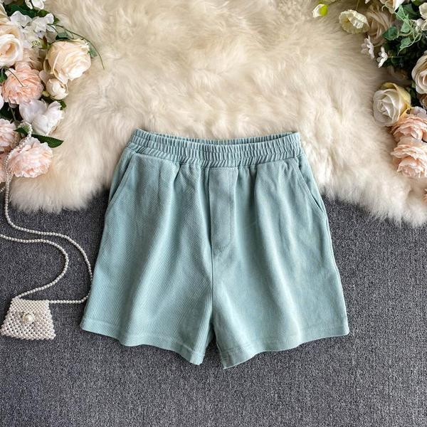 Къси дамски панталони с ластик на талията 