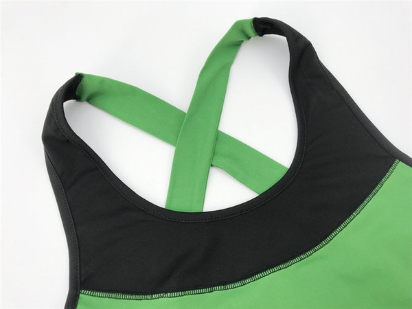 Спортен дамски гащеризон с голи рамене и ластик 