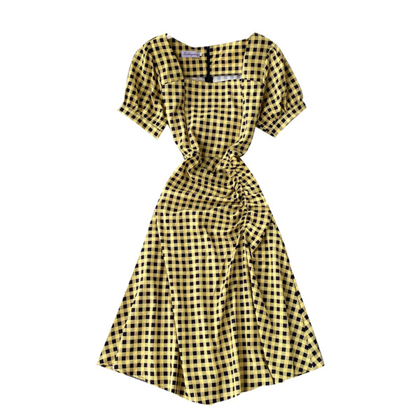 Модерна дамска рокля с квадратно деколте и къс ръкав