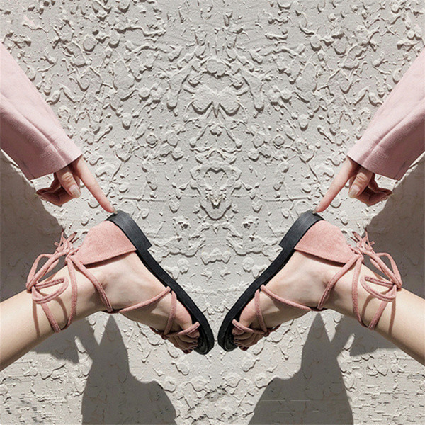 Дамски ежедневни сандали с каишки от еко велур и равна подметка