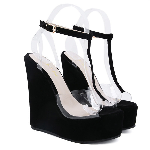 Novi model ženskih modernih sandala sa visokom platformom i silikonskim remenčićima