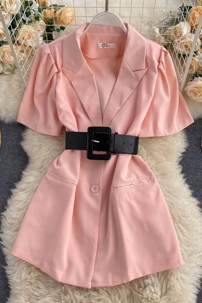 Нов модел дамска рокля с шпиц деколте и колан 